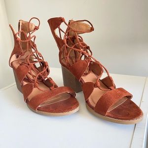 Qupid lace up sandals with heel